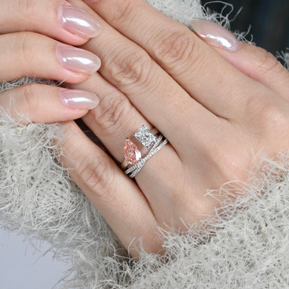 Fancy Vivid Pink Pear & Radiant Diamond Toi et Moi Ring